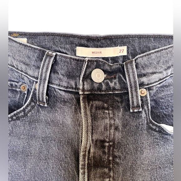 𝅺LEVI'S Wedgie Straight Leg High Rise Jean - Picture 7 of 12